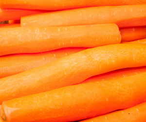 Carottes entières pelées